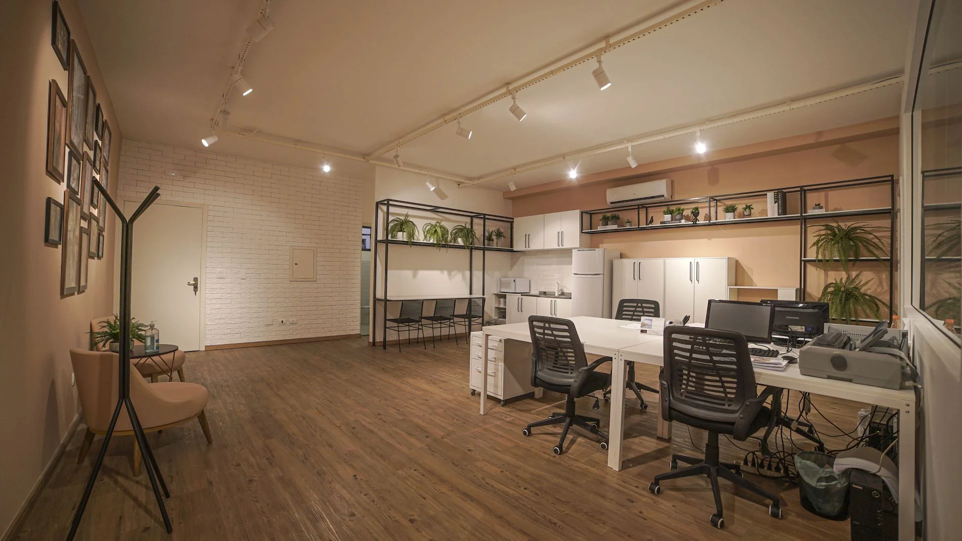 Show Room 08