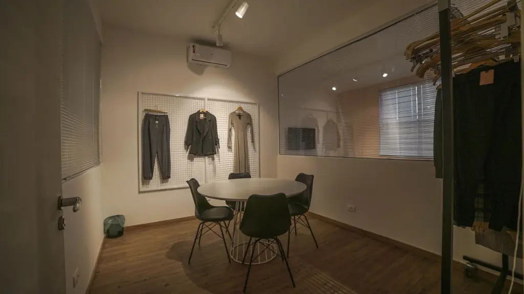 Show Room 05