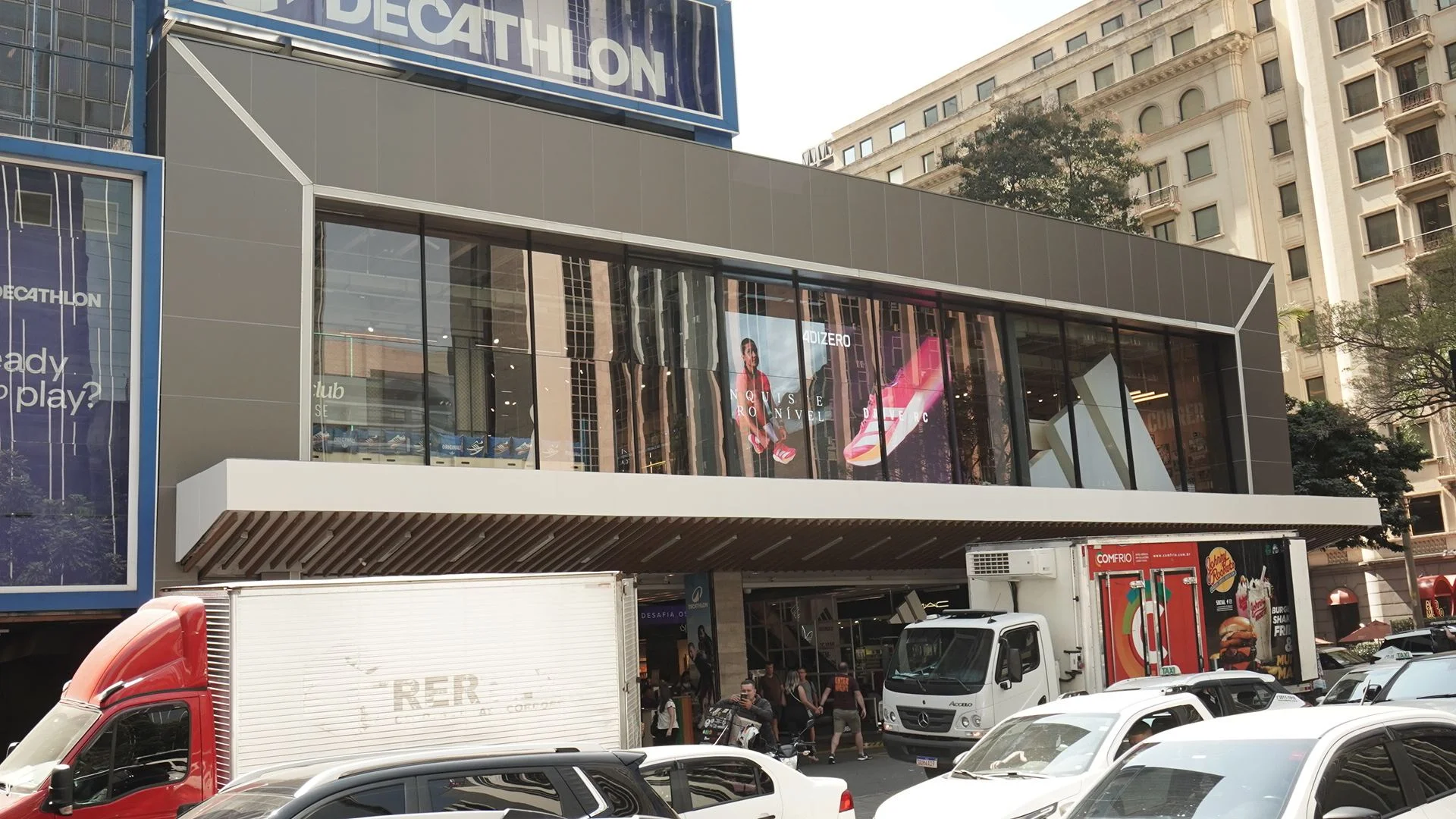 Fachada Top Center 11