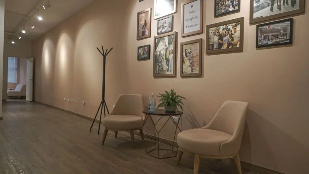 Show Room 17