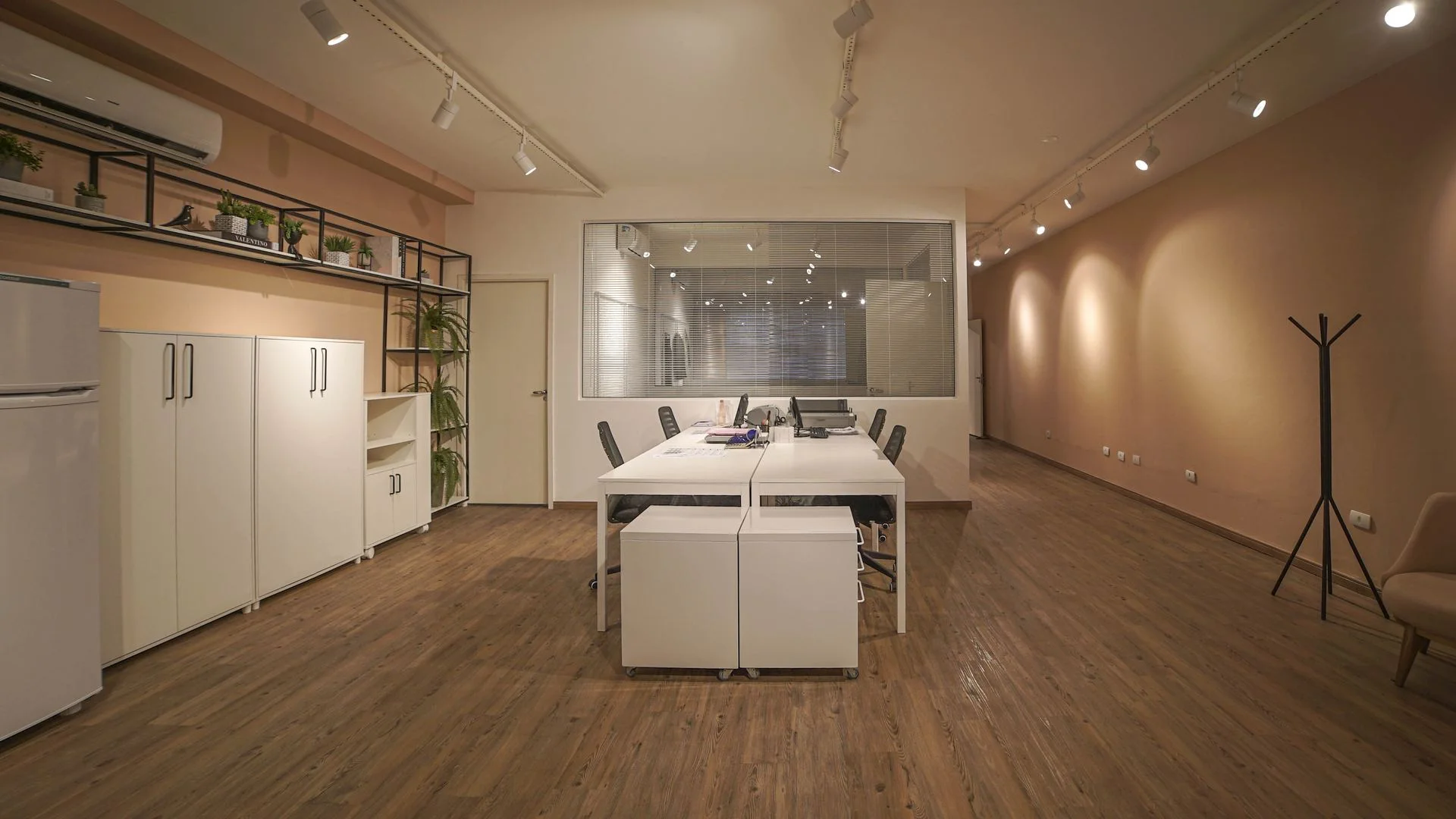 Show Room 10